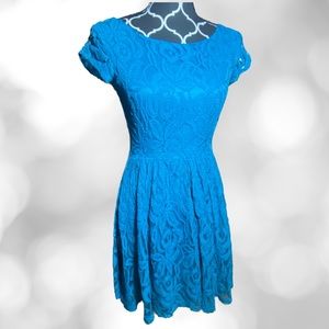 Women’s Teal Skater Dress w/ Lace Overlay. Size 3/4. Zipper Back.